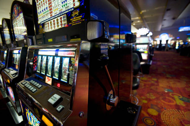 Step-by-step screens showing fun77 app download, installation, registration, and deposit flow on mobile